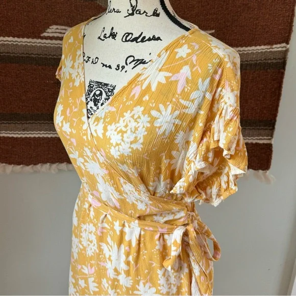 Billabong Wrap and Roll Floral Dress in Bright Gold - Picture 6 of 11